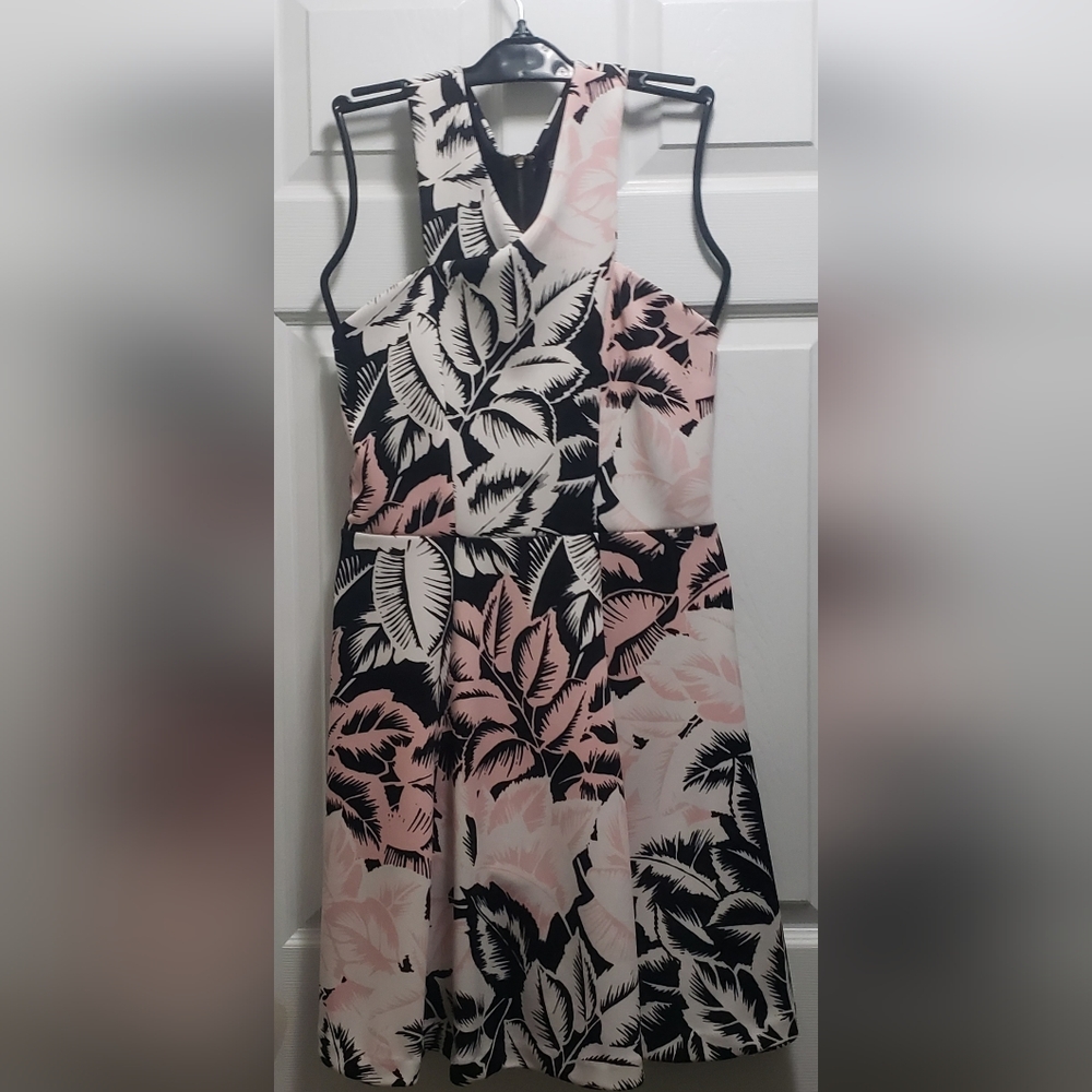 Express Palm Dress in size 8